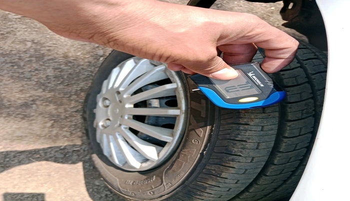 2010 Maruti Alto LXI, Petrol, Manual, 89,035 km, tyre