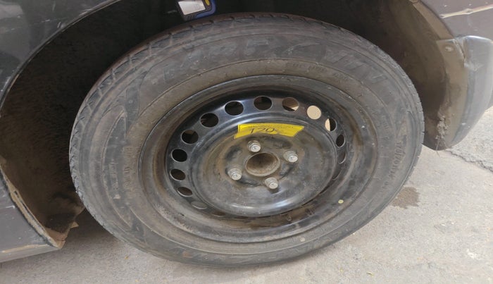 2017 Honda Jazz 1.2L I-VTEC VX, CNG, Manual, 1,10,705 km, tyre