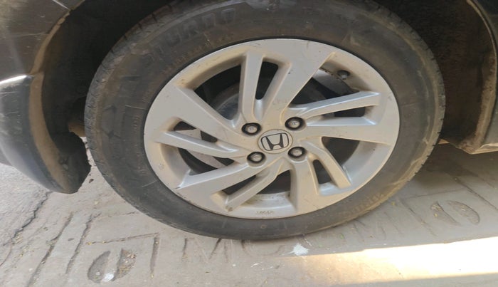 2017 Honda Jazz 1.2L I-VTEC VX, CNG, Manual, 1,10,705 km, tyre