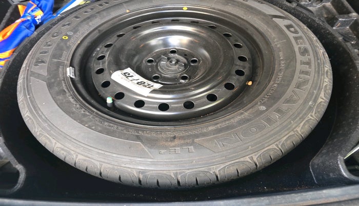 2017 Jeep Compass LIMITED 2.0 DIESEL 4X4, Diesel, Manual, 1,43,089 km, tyre