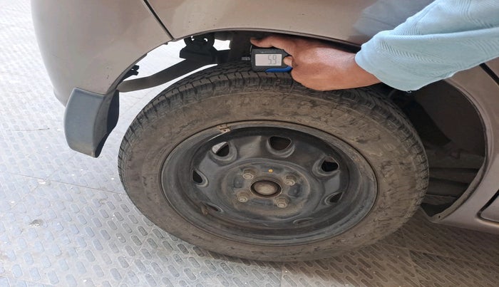 2011 Maruti Zen Estilo VXI, Petrol, Manual, 52,467 km, tyre