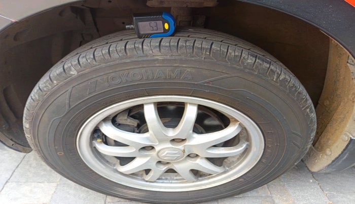 2015 Maruti Swift LXI, Petrol, Manual, 23,742 km, tyre