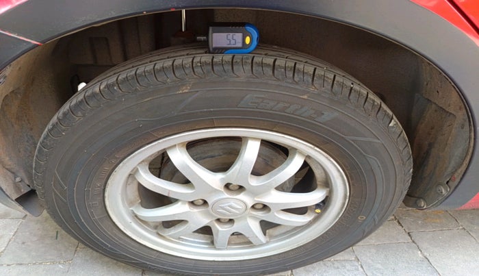 2015 Maruti Swift LXI, Petrol, Manual, 23,742 km, tyre