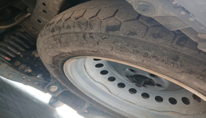 2022 Mahindra XUV700 AX 5 P MT 7 STR, Petrol, Manual, 28,499 km, tyre