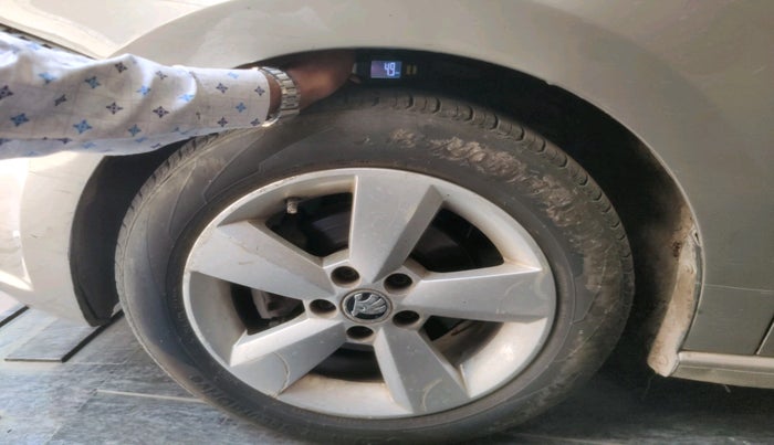 2016 Skoda Rapid 1.5 TDI CR STYLE PLUS AT, Diesel, Automatic, 1,42,387 km, tyre