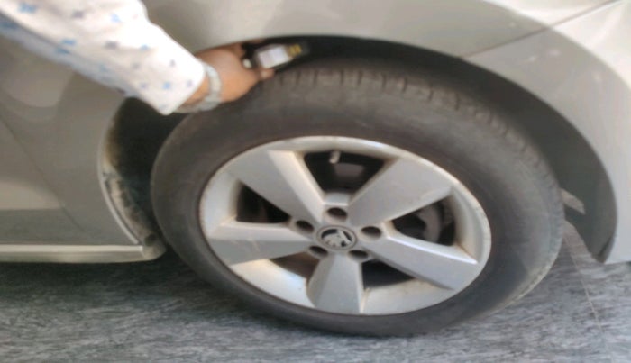 2016 Skoda Rapid 1.5 TDI CR STYLE PLUS AT, Diesel, Automatic, 1,42,387 km, tyre