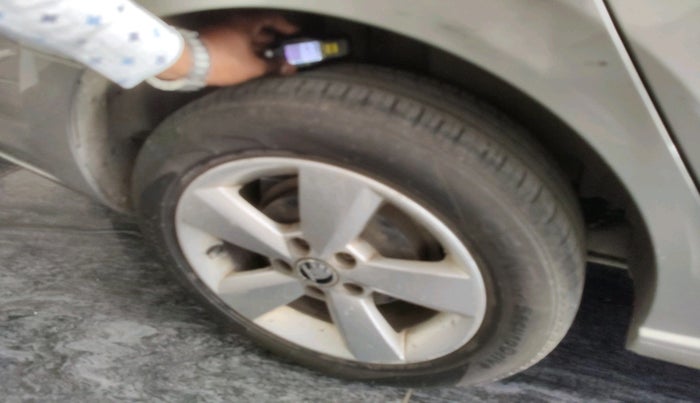 2016 Skoda Rapid 1.5 TDI CR STYLE PLUS AT, Diesel, Automatic, 1,42,387 km, tyre