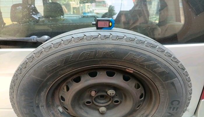 2017 Mahindra TUV300 T6 PLUS, Diesel, Manual, 1,09,766 km, tyre