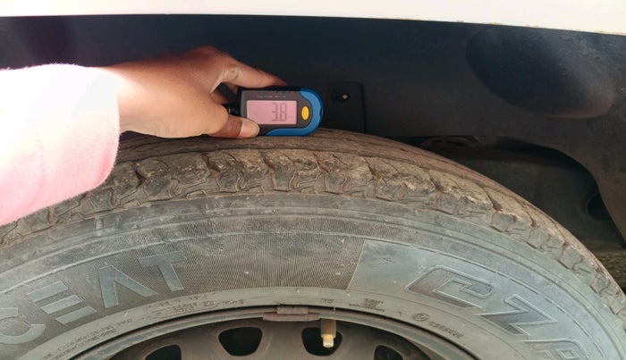 2017 Mahindra TUV300 T6 PLUS, Diesel, Manual, 1,09,766 km, tyre