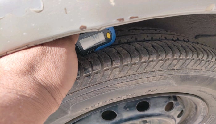 2011 Maruti Ritz VXI, Petrol, Manual, 1,10,123 km, tyre