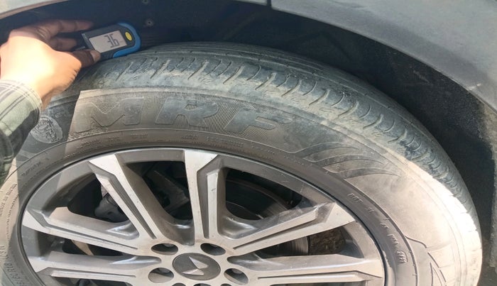 2021 Mahindra XUV700 AX 7 LUXURY P AT 7 STR, Petrol, Automatic, 49,311 km, tyre