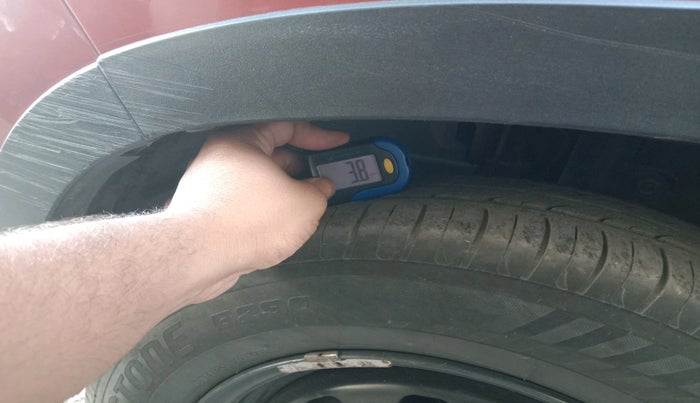 2016 Mahindra Kuv100 K6 D 6 STR, Diesel, Manual, 59,008 km, tyre