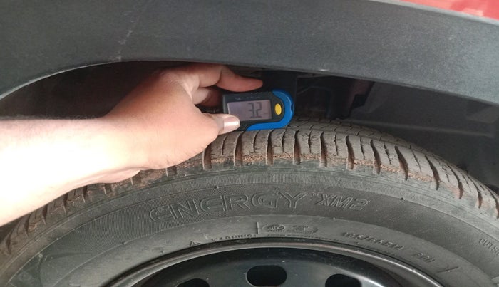 2016 Mahindra Kuv100 K6 D 6 STR, Diesel, Manual, 59,008 km, tyre