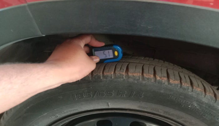 2016 Mahindra Kuv100 K6 D 6 STR, Diesel, Manual, 59,008 km, tyre