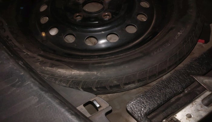 2017 Maruti Wagon R 1.0 VXI, Petrol, Manual, 51,295 km, tyre