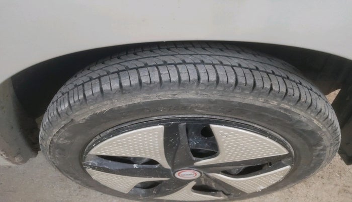 2017 Maruti Wagon R 1.0 VXI, Petrol, Manual, 51,295 km, tyre