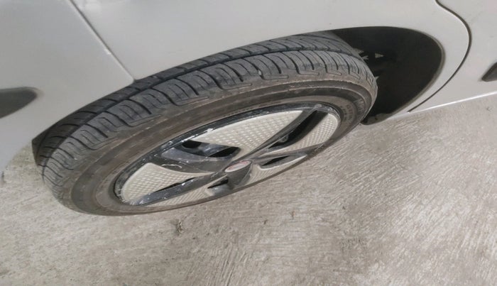 2017 Maruti Wagon R 1.0 VXI, Petrol, Manual, 51,295 km, tyre