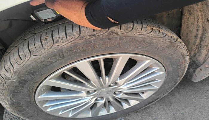 2025 Honda Amaze 1.2L I-VTEC VX, Petrol, Manual, 4,510 km, tyre