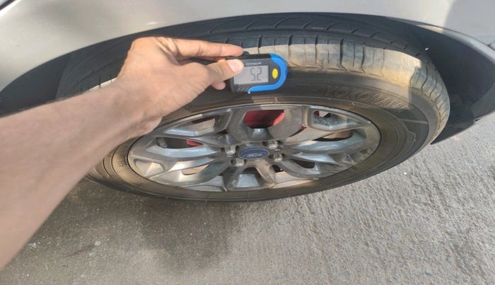 2014 Ford Ecosport TITANIUM 1.5L DIESEL, Diesel, Manual, 1,05,023 km, tyre