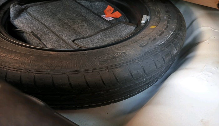 2022 Hyundai VENUE S(O) 1.2, CNG, Manual, 25,183 km, tyre