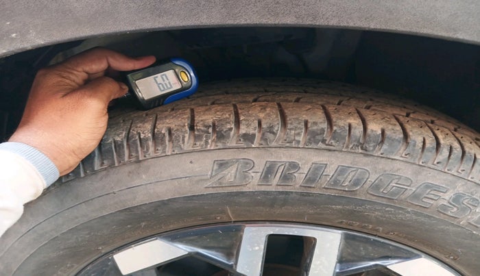 2022 Hyundai VENUE S(O) 1.2, CNG, Manual, 25,183 km, tyre