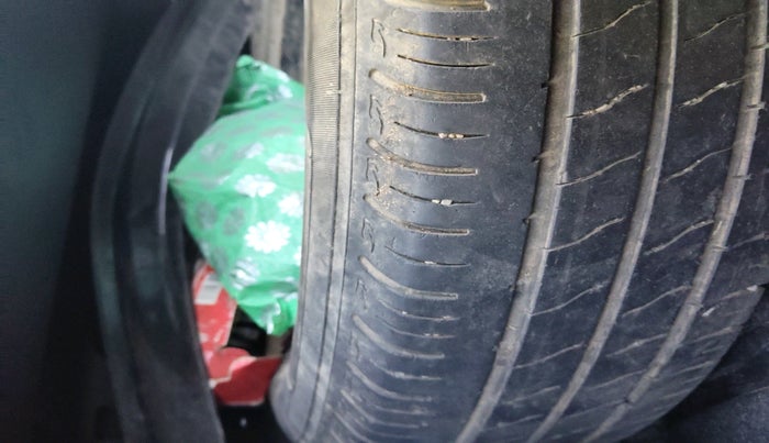 2021 Maruti Baleno DELTA PETROL 1.2, CNG, Manual, 1,50,240 km, tyre