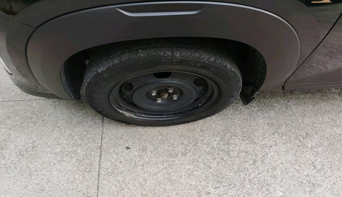 2022 Nissan MAGNITE XL, Petrol, Manual, 53,032 km, tyre