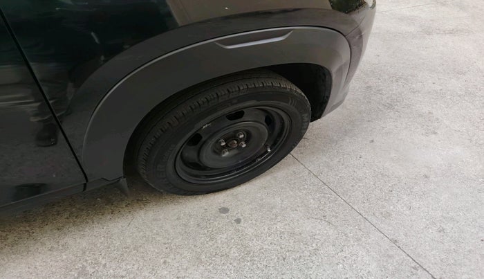 2022 Nissan MAGNITE XL, Petrol, Manual, 53,032 km, tyre