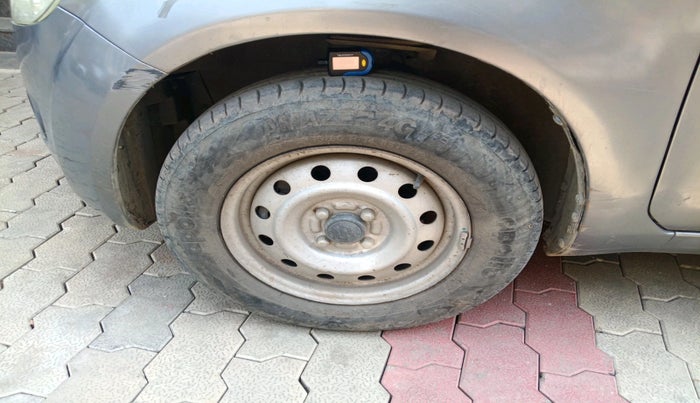 2011 Maruti Ritz LXI, Petrol, Manual, 73,717 km, tyre