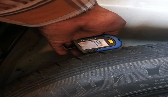 2022 KIA SONET HTX ANNIVERSARY EDITION 1.5, Diesel, Manual, 1,17,237 km, tyre