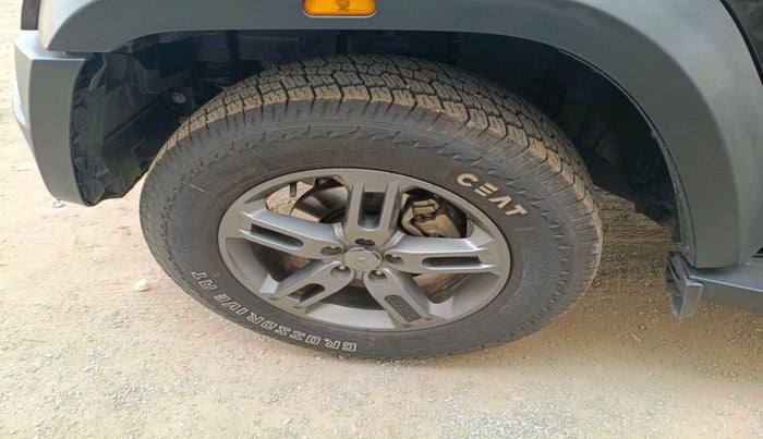 2024 Mahindra Thar LX D HT 2WD MT, Diesel, Manual, 13,137 km, tyre