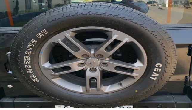 2024 Mahindra Thar LX D HT 2WD MT, Diesel, Manual, 13,137 km, tyre