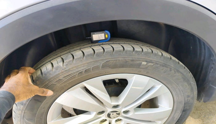 2023 Skoda KUSHAQ AMBITION 1.0L TSI MT, Petrol, Manual, 13,916 km, tyre