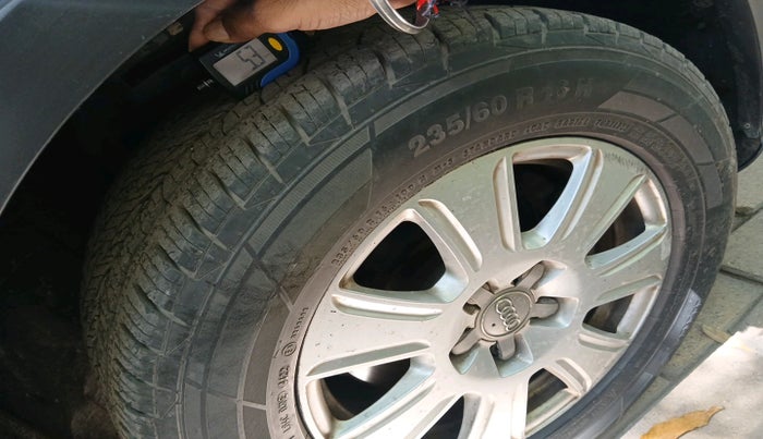 2014 Audi Q3 35 TDI Quattro, Diesel, Automatic, 1,41,046 km, tyre