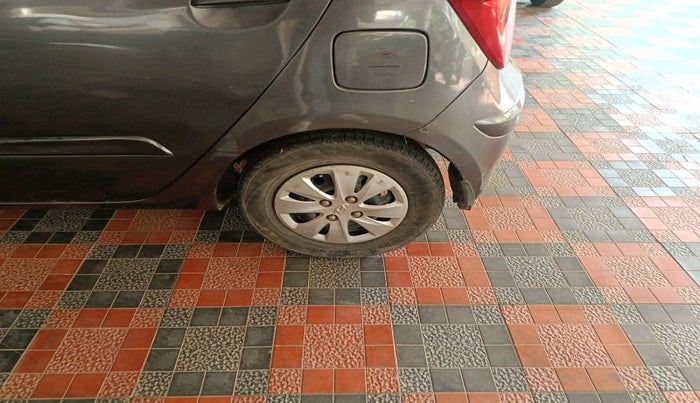 2010 Hyundai i10 SPORTZ 1.2, Petrol, Manual, 1,12,595 km, tyre