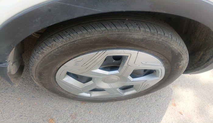 2018 Tata NEXON XM PETROL, Petrol, Manual, 1,01,736 km, tyre