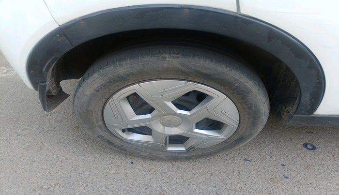 2018 Tata NEXON XM PETROL, Petrol, Manual, 1,01,736 km, tyre