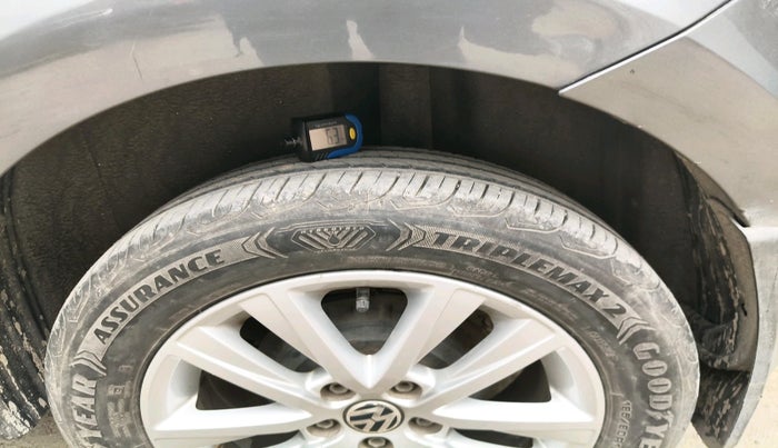 2013 Volkswagen Polo COMFORTLINE 1.2L PETROL, Petrol, Manual, 1,29,078 km, tyre