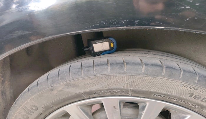 2015 Maruti Ciaz ZXI+, Petrol, Manual, 1,24,407 km, tyre