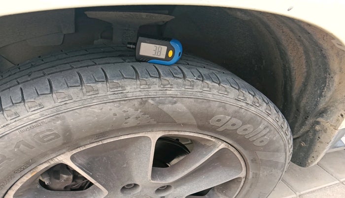 2016 Renault Duster 110 PS RXL 4X2 AMT, Diesel, Automatic, 1,20,238 km, tyre