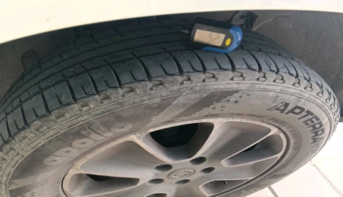 2016 Renault Duster 110 PS RXL 4X2 AMT, Diesel, Automatic, 1,20,238 km, tyre