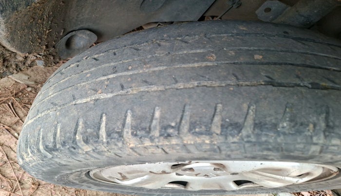 2015 Renault Duster 85 PS RXL DIESEL, Diesel, Manual, 1,16,387 km, tyre