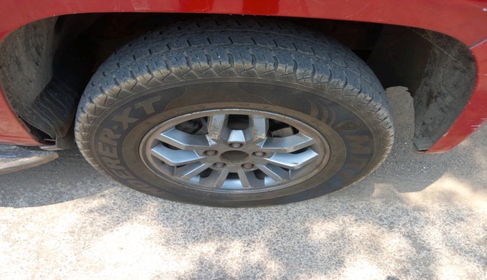 2018 Mahindra TUV300 T10, Diesel, Manual, 1,11,724 km, tyre