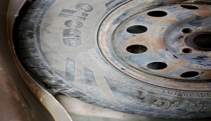 2013 Hyundai i10 MAGNA 1.1, Petrol, Manual, 1,18,810 km, tyre