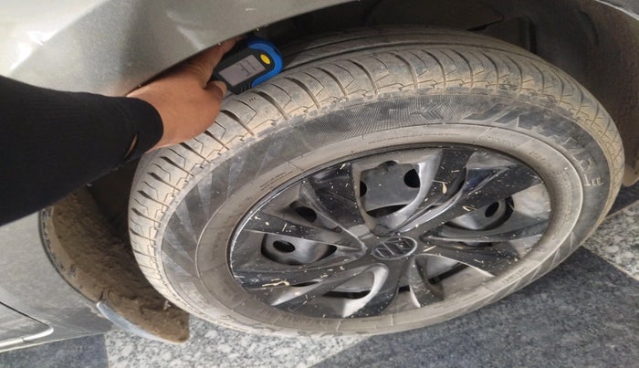 2022 Maruti Swift VXI AMT, Petrol, Automatic, 34,533 km, tyre