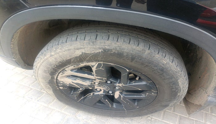 2020 Tata Harrier XZA PLUS 2.0L, Diesel, Automatic, 93,606 km, tyre