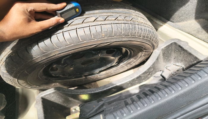 2012 Skoda Rapid AMBITION 1.6 MPI AT, Petrol, Automatic, 1,23,149 km, tyre