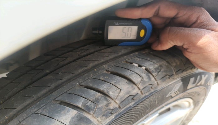 2020 Maruti Swift LXI, Petrol, Manual, 1,15,852 km, tyre