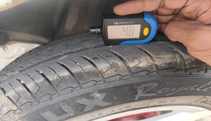 2020 Maruti Swift LXI, Petrol, Manual, 1,15,852 km, tyre