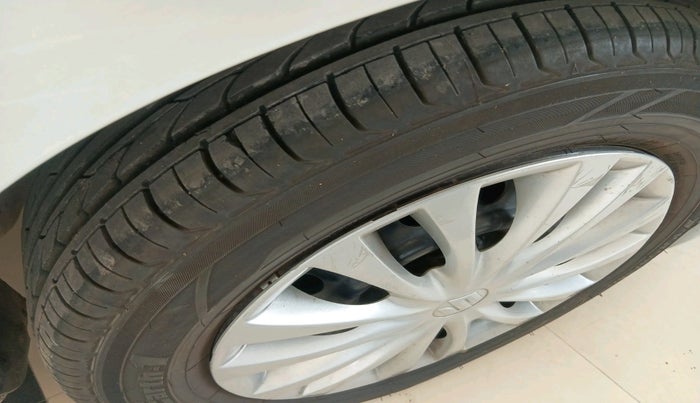 2016 Maruti Ciaz VDI SHVS, Diesel, Manual, 1,46,278 km, tyre